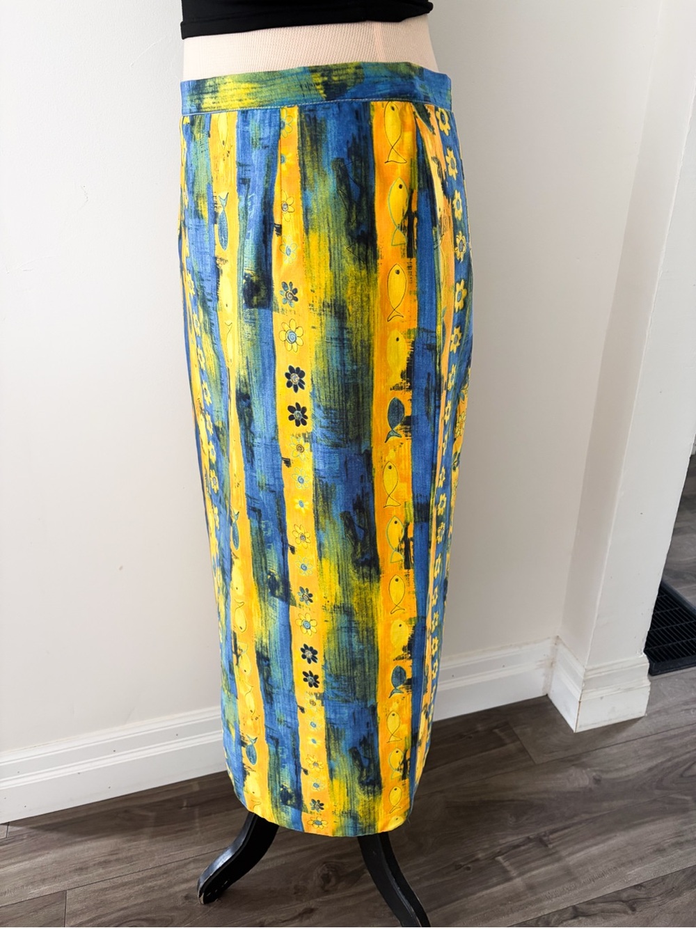 Vintage AGMIR Fish & Floral Print Maxi Skirt, Size L (32” W) – Made in Europe - Picture 9 of 12